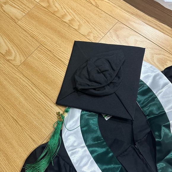 Graduation gown size 54 - Picture 3 of 5